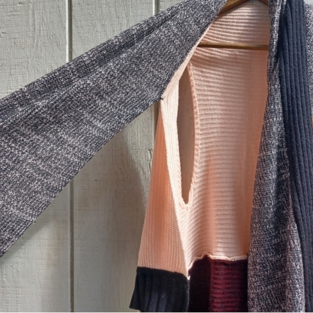 ⛔️SOLD⛔️Free People Colorblock Open-Front Sleeveless Cardigan in Pink, Gray - Picture 6 of 8